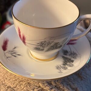 Ainsdale Elegant Gold-Trimmed Tea Cup and Saucer Set